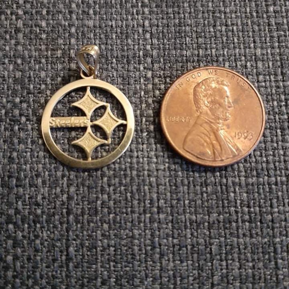 FIRM PRICE 14K GOLD  PITTSBURGH STEERLERS PENDANT